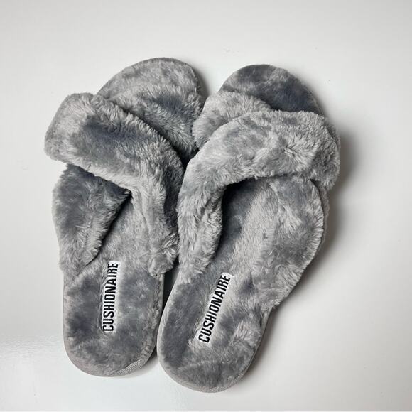 Cushionaire Women's Gray Faux Fur Style Slippers Sz 8 - Picture 5 of 7